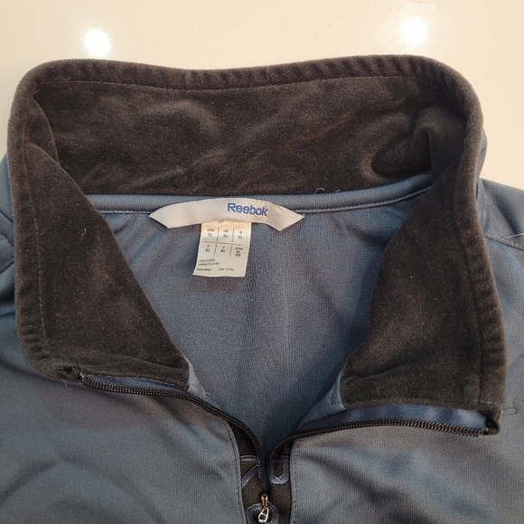 Reebok half zipper top - Men's size XL - Picture 4 of 11